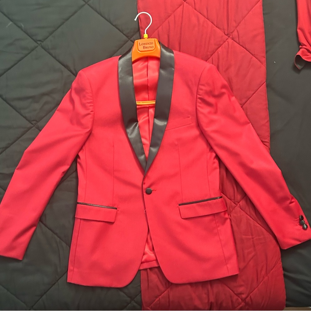 As worn on LeBron James in the 2013 ESPY awards - Picture 2 of 3